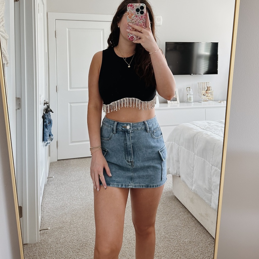 Black Cropped Top